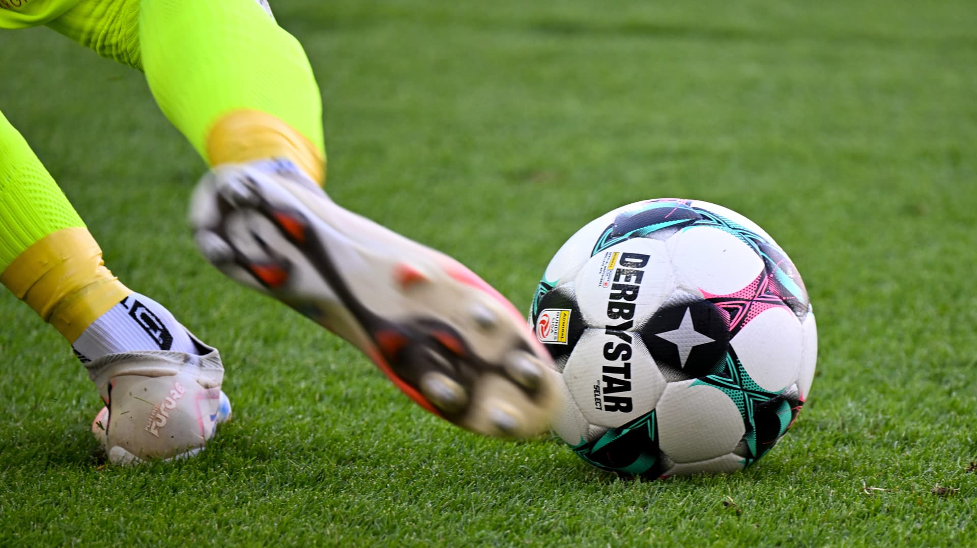 Bundesliga Abstoß mit Ball