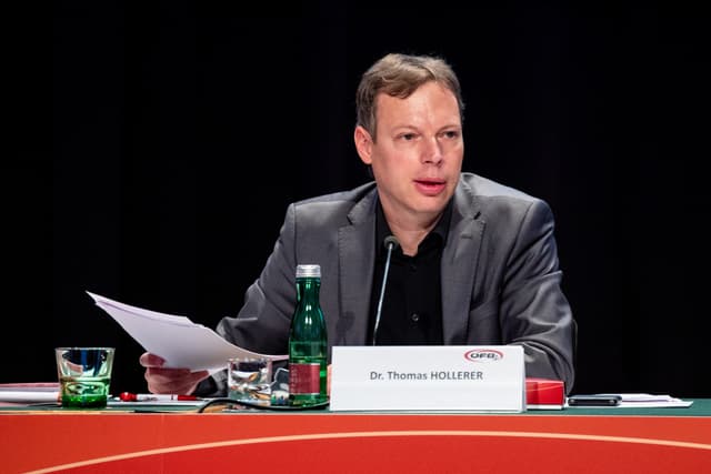 Dr. Thomas Hollerer